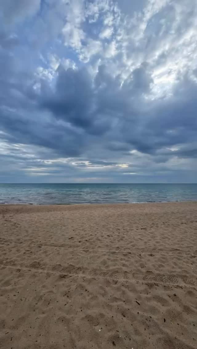 Summer is flying by but we’re looking forward to enjoying the beauty of Lake Michigan with you all year round 🌊
Keep an eye out for Campfire Sauna and Social around town this summer!
#sauna #wilmette #wilmetteparkdistrict #gillsonbeach #no