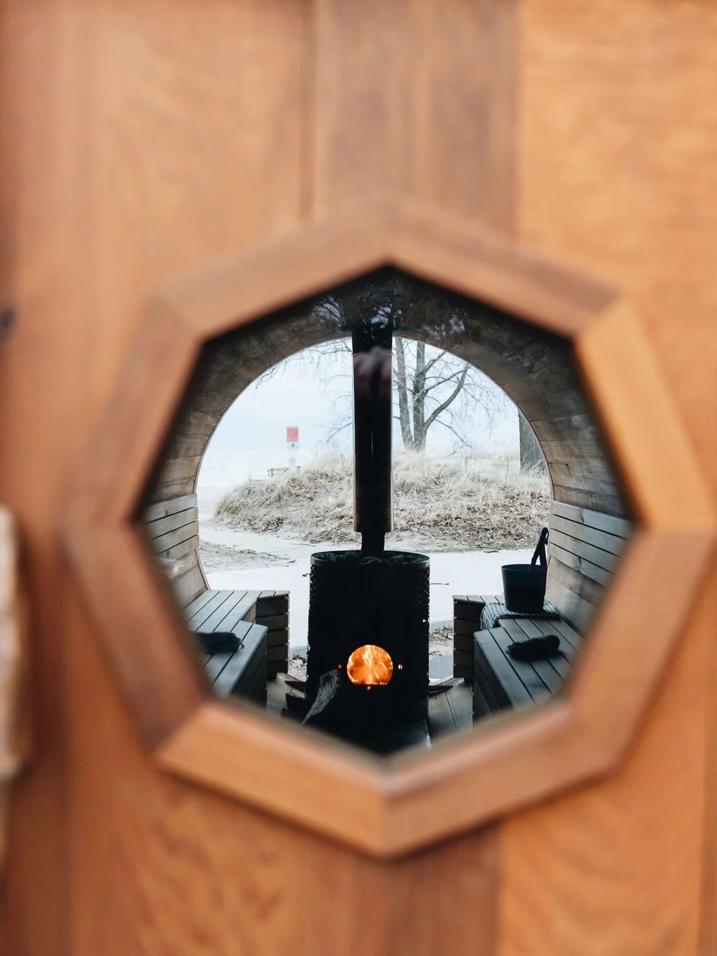 We were lucky enough to cross paths with the incredibly talented @caelinnelizabeth at Campfire. Grateful to her for capturing the ✨magic✨ of sauna in these beautiful photos. 

Special thank you to our models @mazyjacoby @therhube @m_atri @oli.morton1