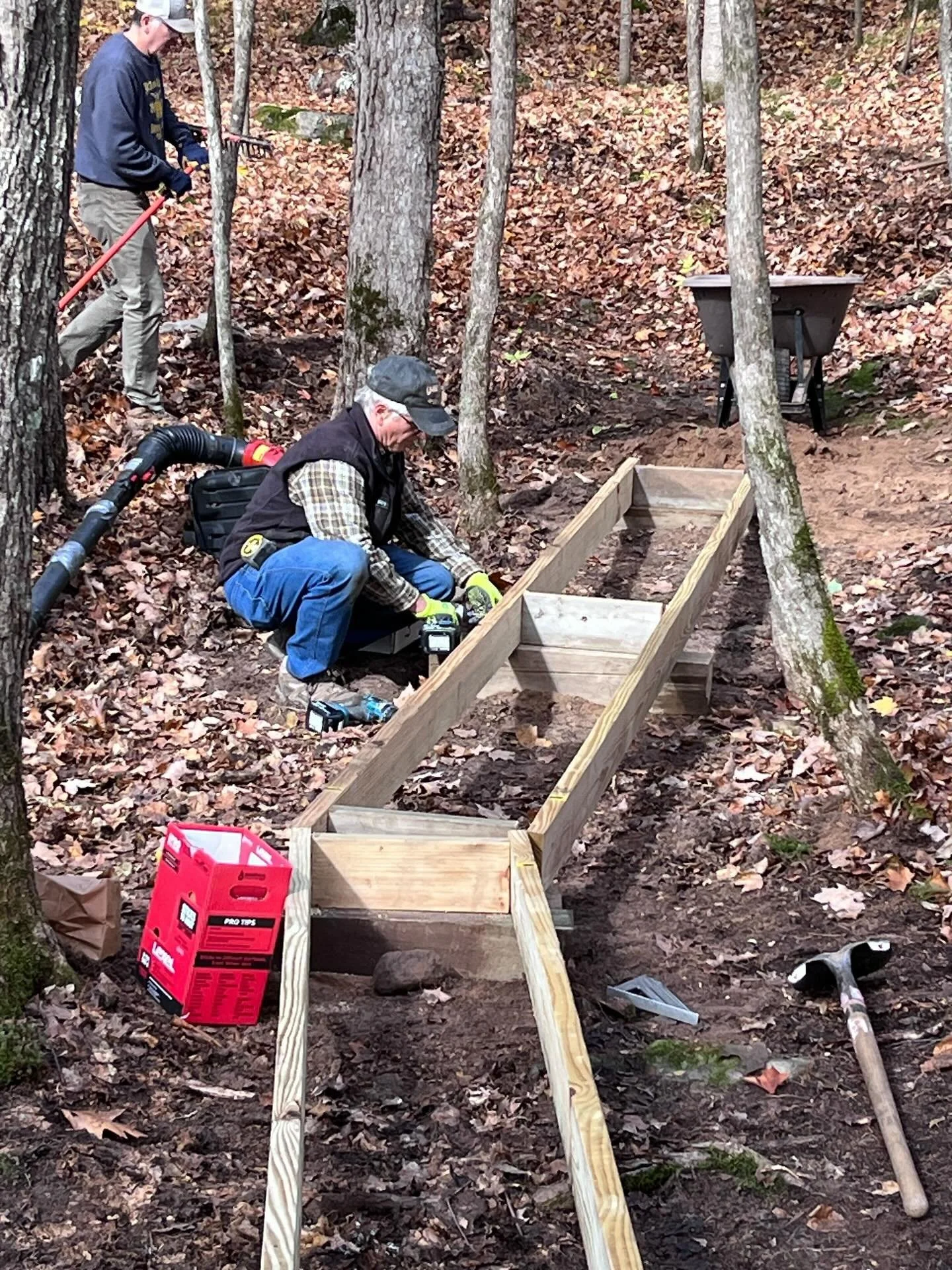 We want to extend a HUGE thank you to all the amazing CAMBA volunteers! You did a fantastic job replacing the Rock Lake boardwalk, plus completing 700 feet of rehab work on the Ojibwe Trail. You’re the best! #camba #cambatrails #volunteersrock