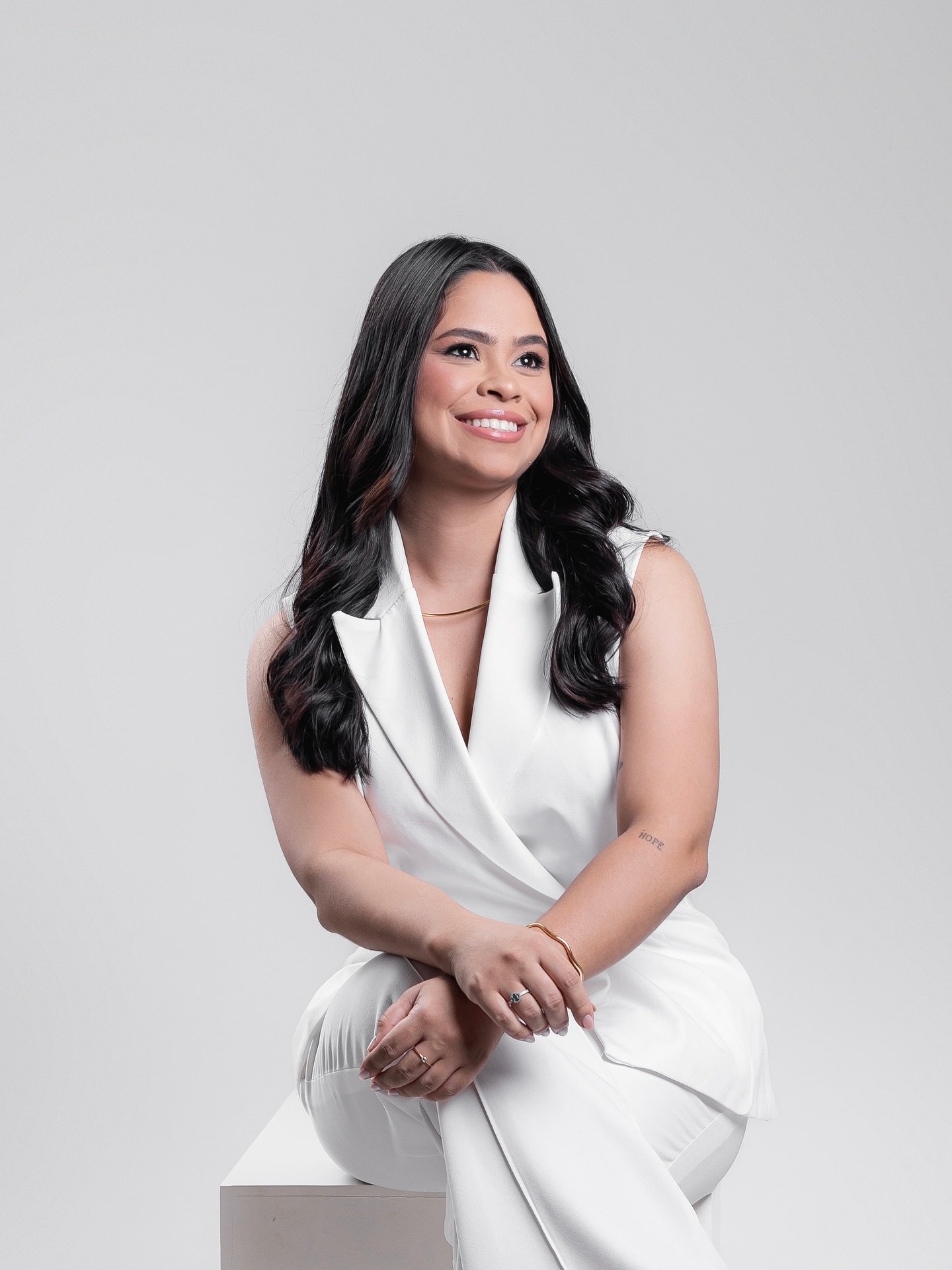 Mais um ensaio pessoal de marca. Minimalista e alinhado com as propostas de posicionamento digital de @juliabritofisio 

#ensaiodemarcapessoal #retratosfemininos #ensaioemestudio