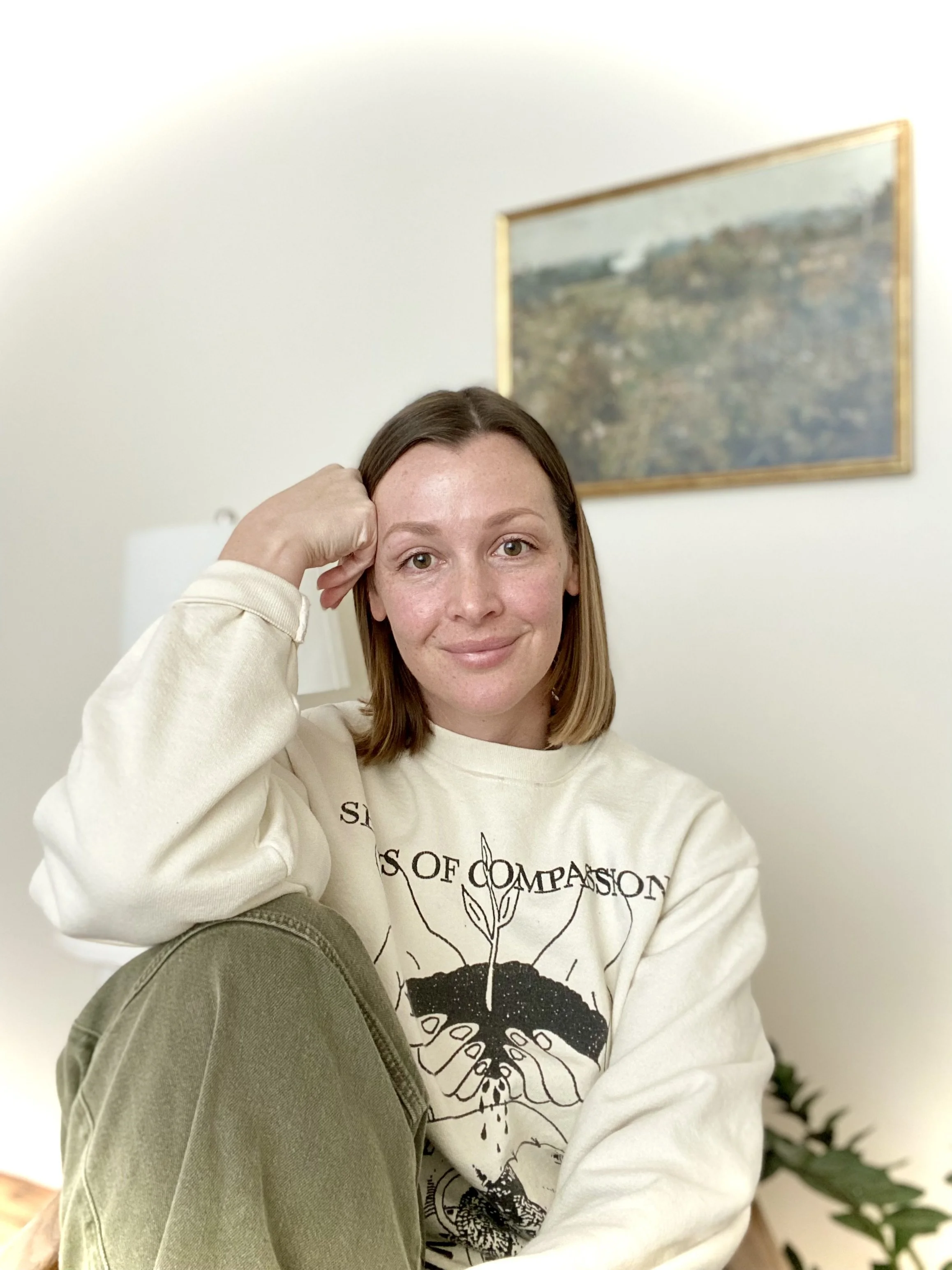 Friendly female therapist in Avondale, Chicago, with in-person and virtual availability