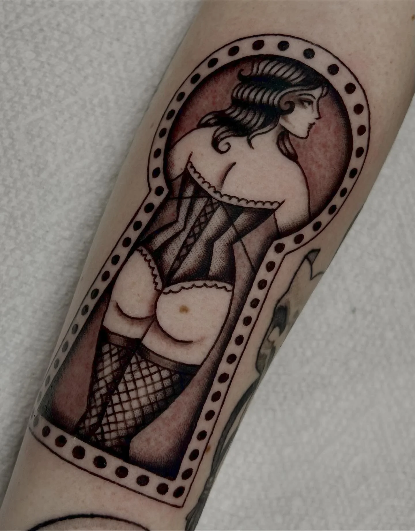 she finally made it out of the flash book. wraps a bit funny but you get the idea. 

thank you again to everyone who got tattooed in Nashville! see you soon :)