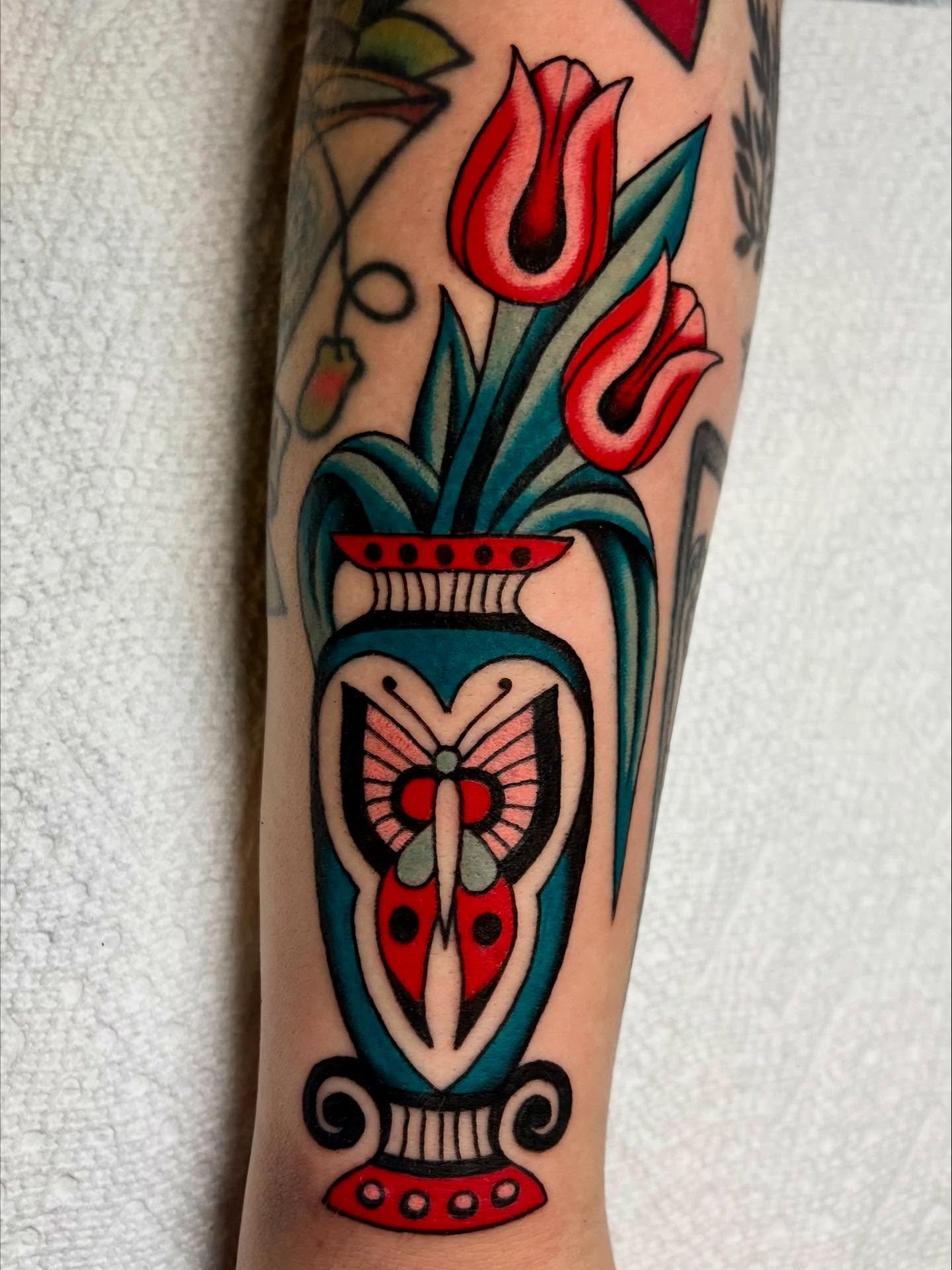 filling a gap for tayler. thank you again :)

this was the first color tattoo i&rsquo;ve done in quite a while, which is crazy considering it&rsquo;s almost all i used to do. i always love black and grey don&rsquo;t get me wrong but color i missed yo