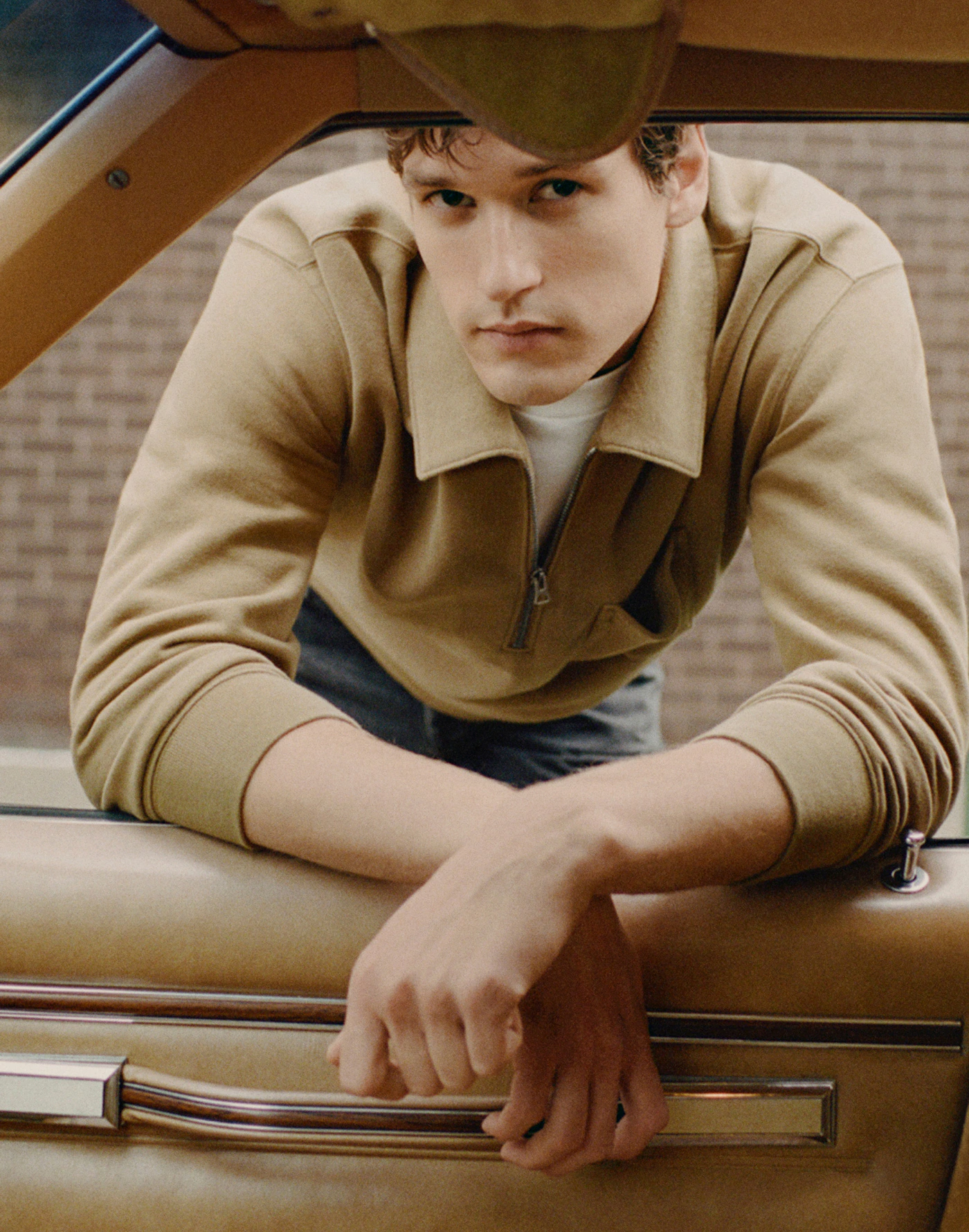 The McCarren Midweight Quarter-Zip Sweatshirt (6).png