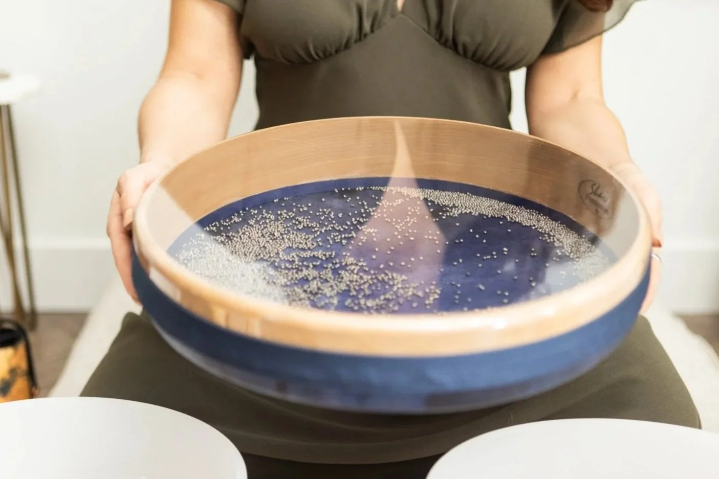 20250201_CarmenBachez_SingingBowls-4O9A8191_12_small.jpg