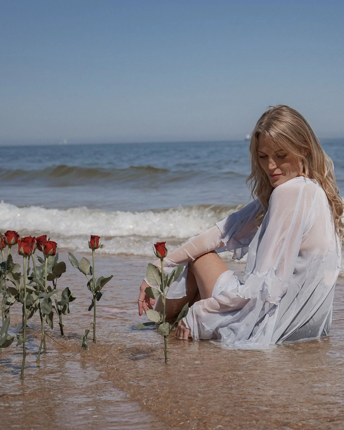 To Rust &amp; Roses &hellip;. 
If you had of told me back in 2019 when I was sat in the hospital room waiting . 

Waiting for my 4month old son to return not knowing how or if he would . If you had of told me, the young women holding on to faith thro