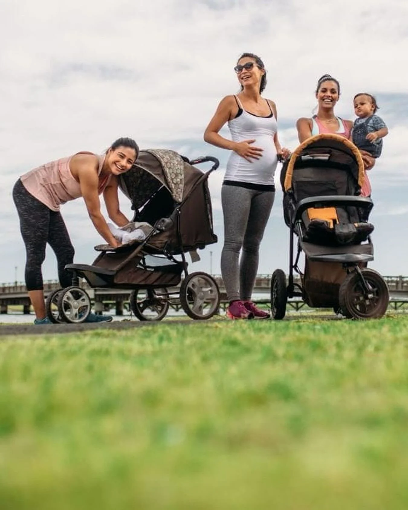 Can we normalize how awkward making mom friends can feel? 😅

The vulnerability is REAL.

@pregnantchicken just shared 3 genius, non-creepy ways to build your mom crew, even before your baby arrives.

Because motherhood really is better with people w