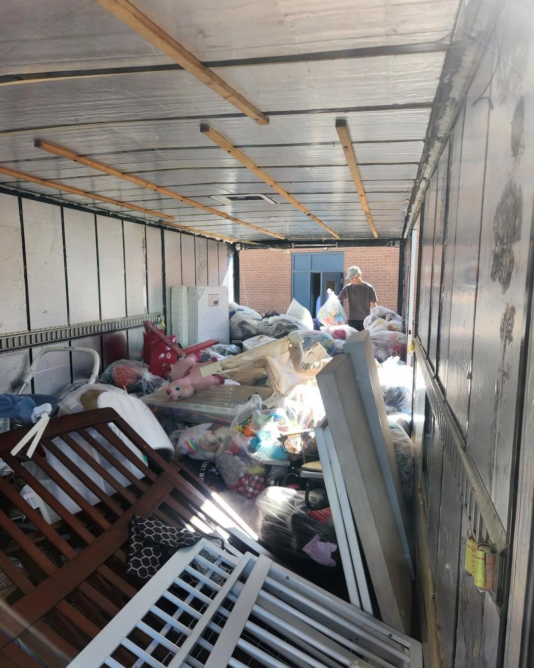 Wondering where all the remaining 3,000 pounds of items from the Swap go??

Get loaded up, taken to the Wind River Reservation where they have their own community baby shower. 

That&rsquo;s a win-win!

.
.
.
.
.

#zerowaste #partnership #ittakesaval