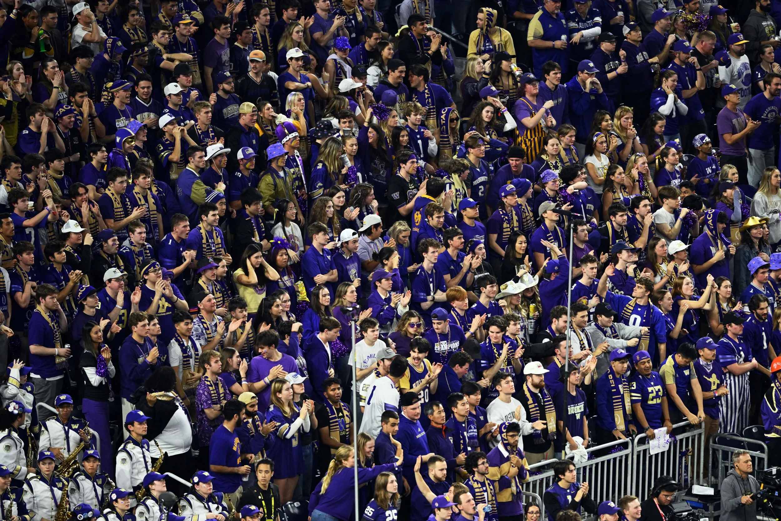 More College Football is Good, So Washington Huskies' Fans Should Be All in on 24-Team Playoff