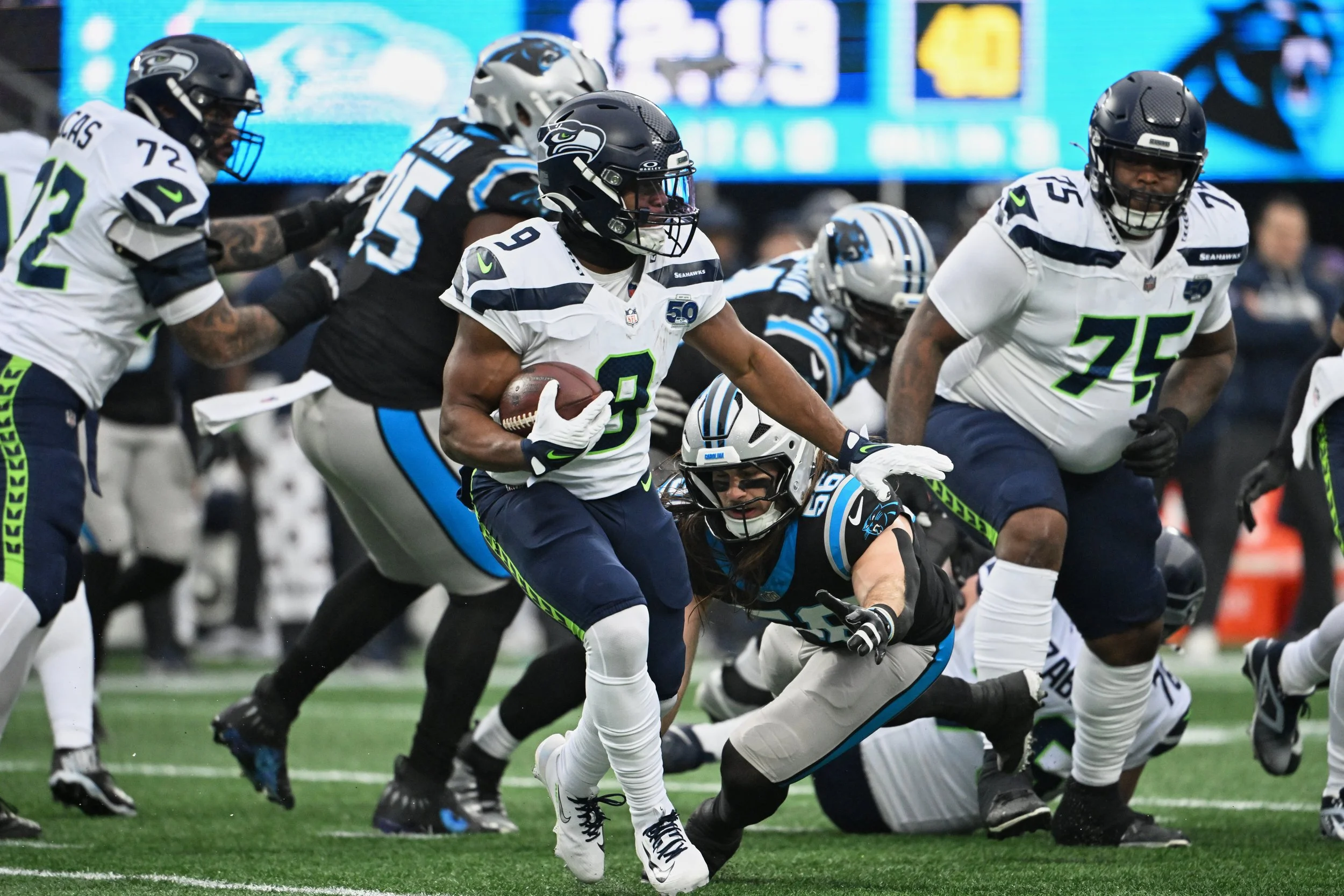 Halftime Observations: Ken Walker III, Seahawks Knotted Up With Panthers 3-3 in Defensive Slog