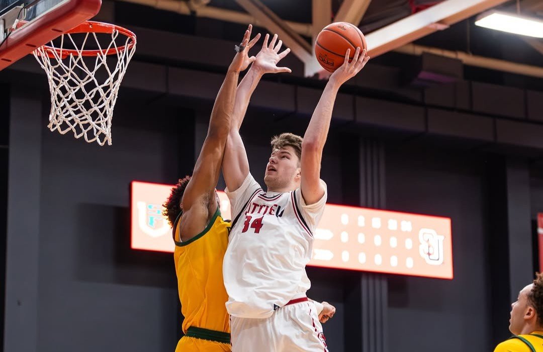 Redhawks Stumble in WCC Opener, Fall 67-59 to Dons