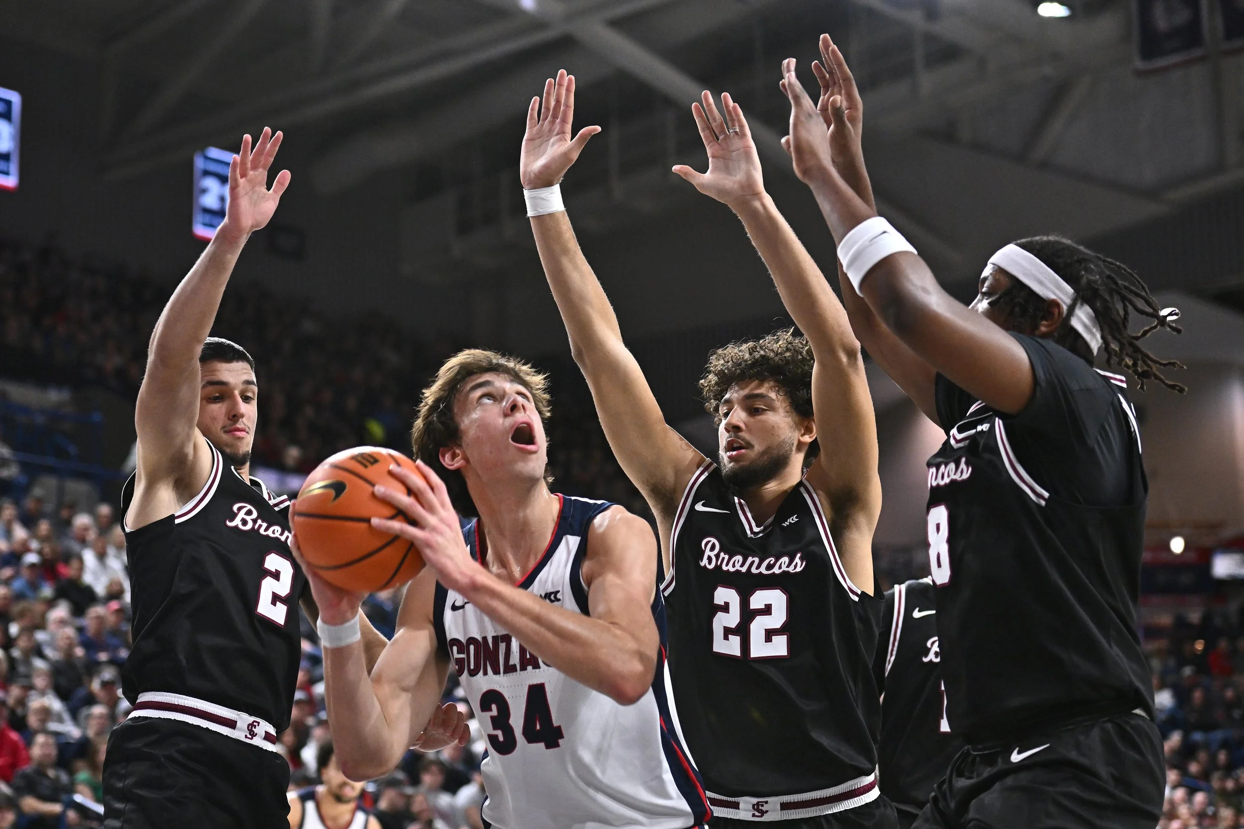 Graham Ike Scores 34 as Gonzaga Gets Back at Santa Clara, Wins 10th Straight Game