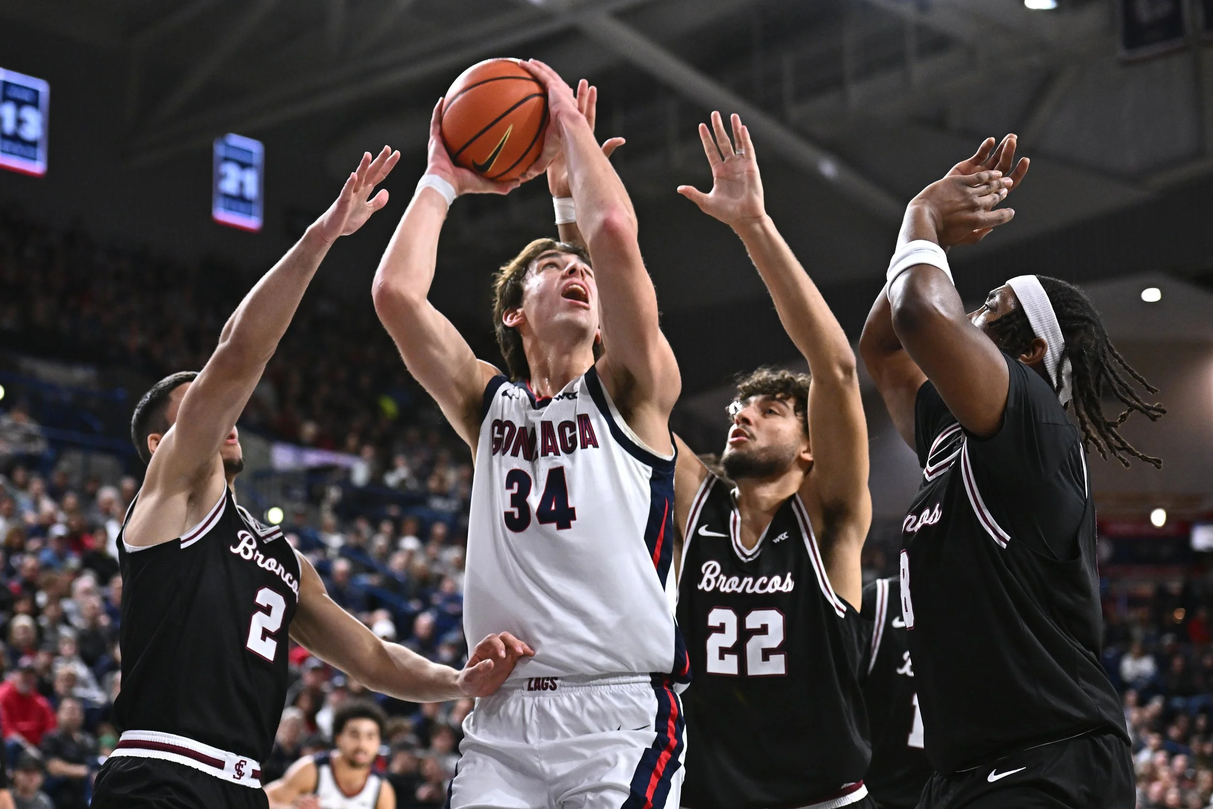 Gonzaga Star Braden Huff Sidelined With Left Knee Injury