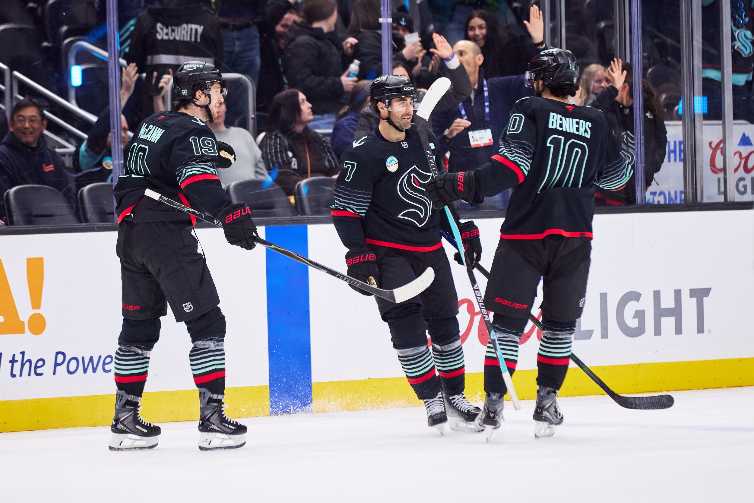 Kraken Bounce Back With Third-Period Burst Against Devils