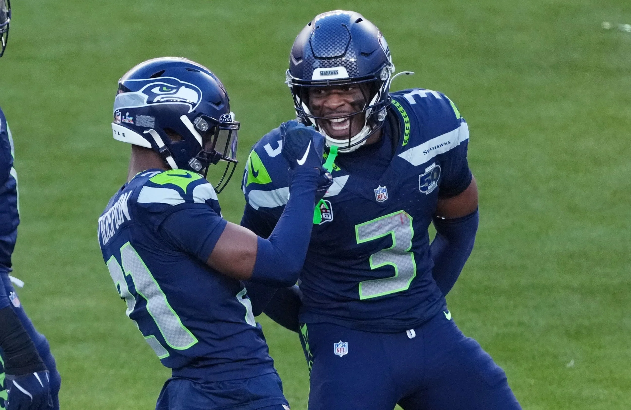 Halftime Observations: Defenses Dominate as Seahawks Lead Patriots 9-0 in Super Bowl LX