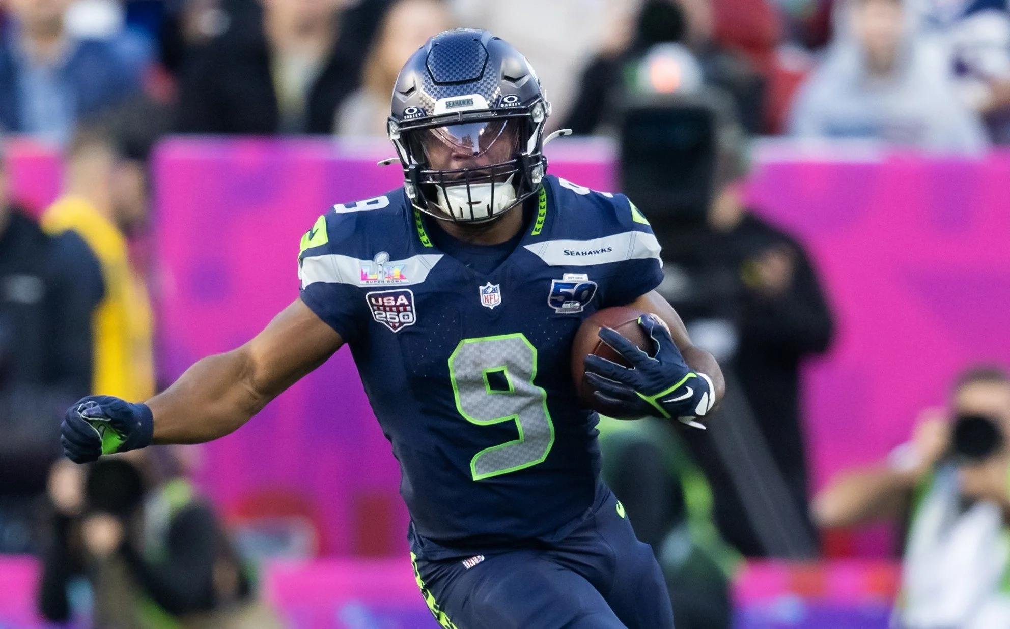 Seahawks’ Odds of Re-signing Ken Walker III Dwindle Following Breece Hall Franchise Tag