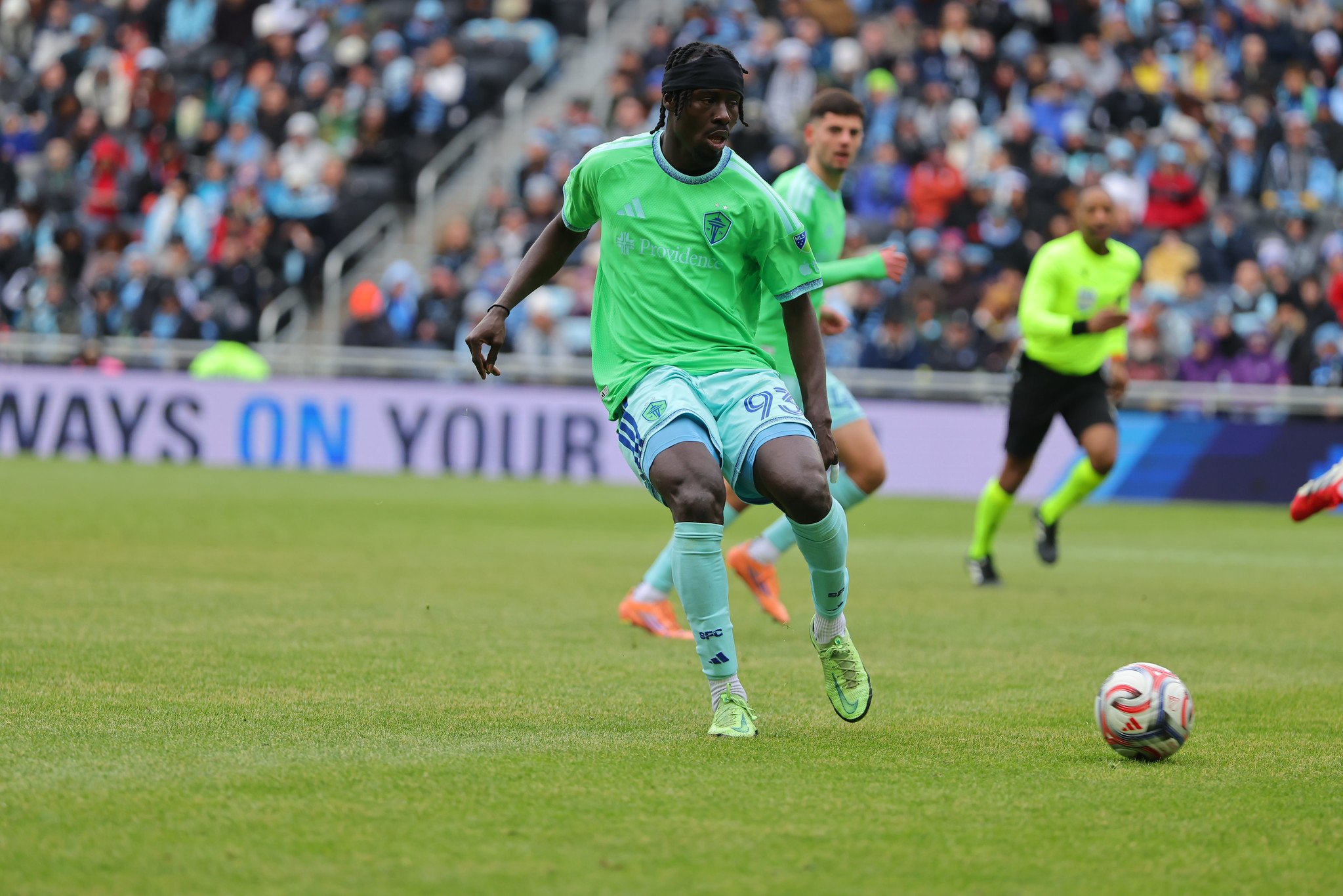 Sounders Trade Georgi Minoungou to Colorado for $2 million