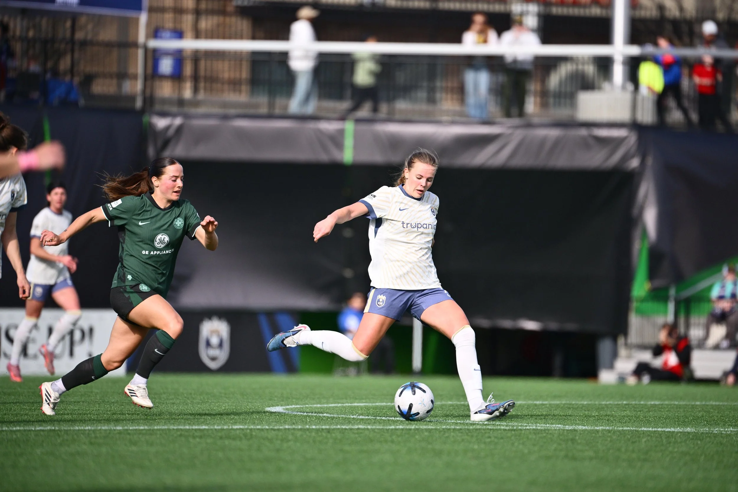 Meza, McCammon Shine For Reign as Products of Texas Youth Club Solar SC