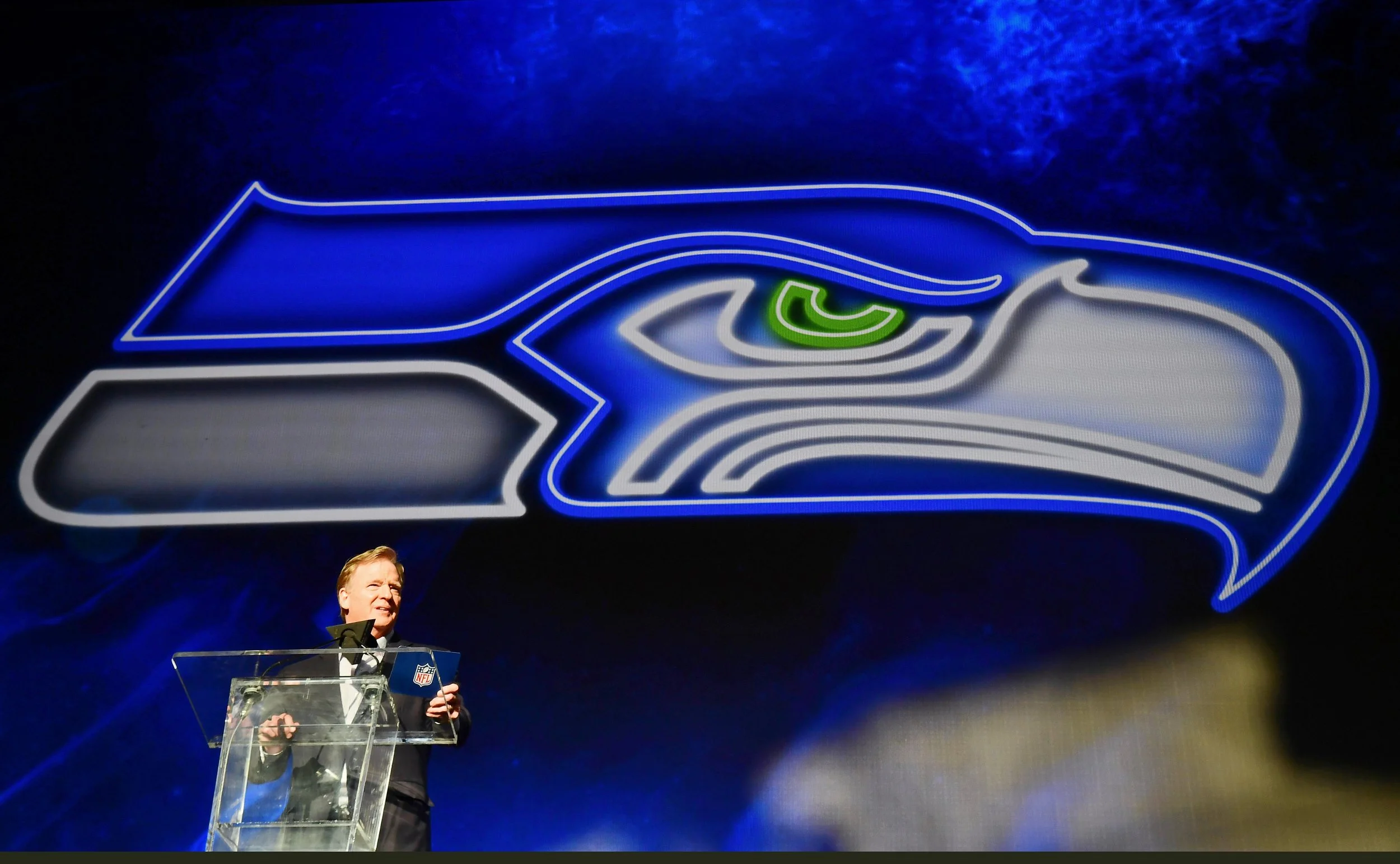 2026 NFL Draft Tracker: Will Seahawks Make First Round Selection at Pick No. 32?