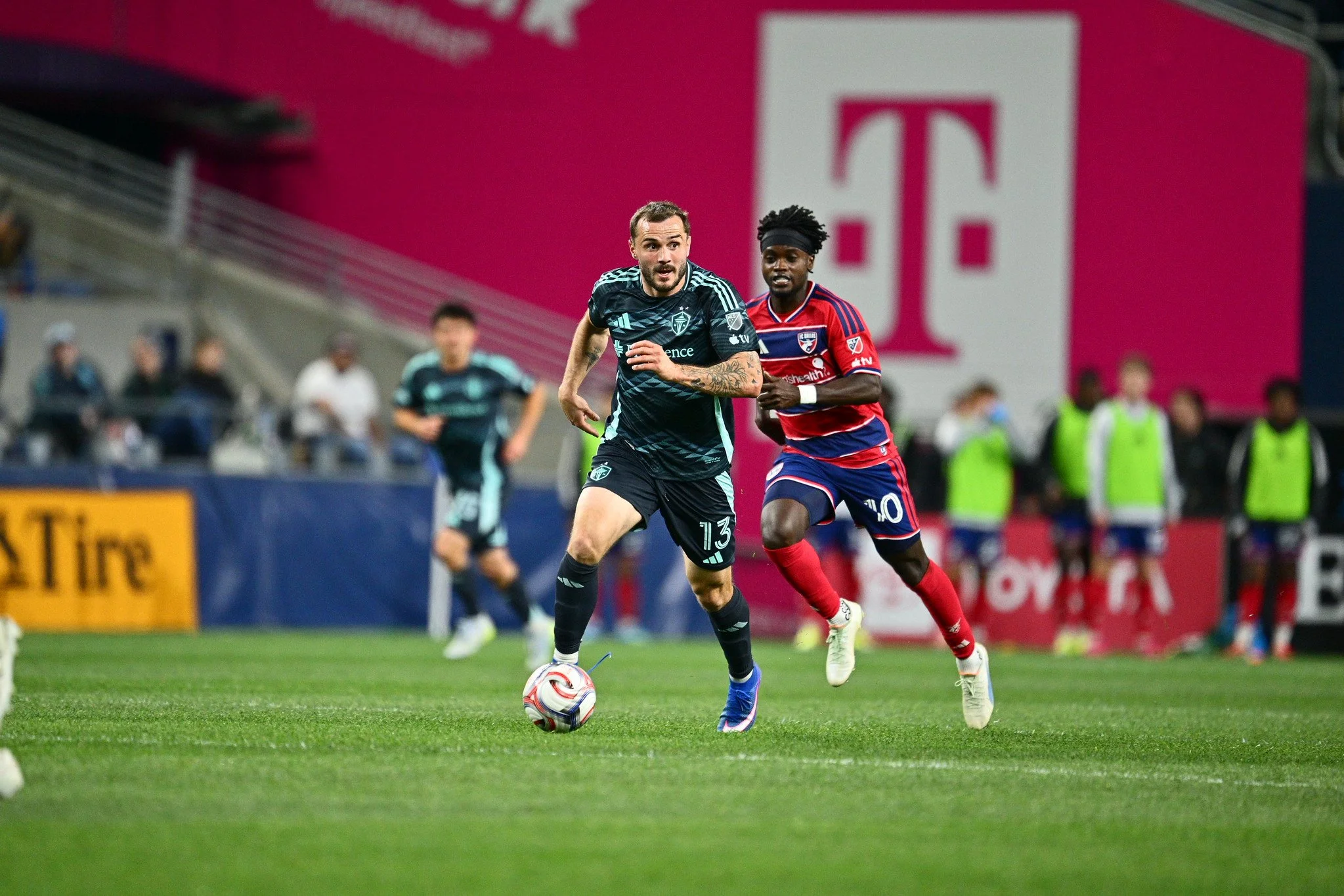 Ferreira and Morris Regain Scoring Prowess, Sounders Outlast FC Dallas