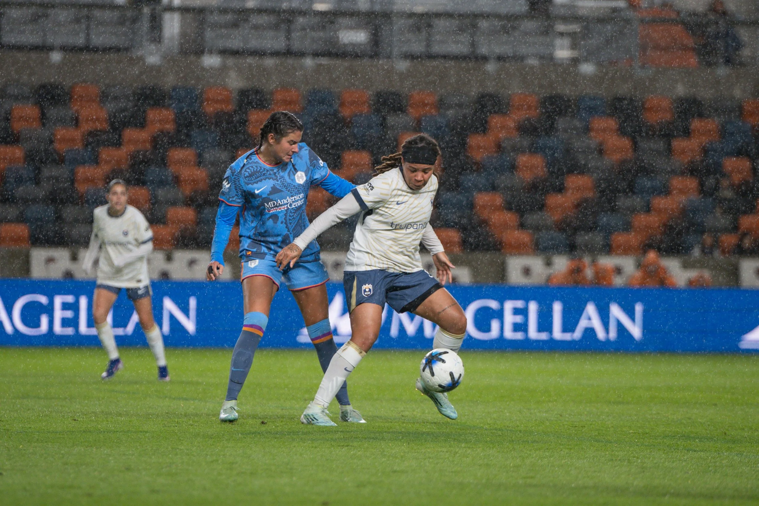 Reign Bounce Back with Rainy Road Draw in Houston