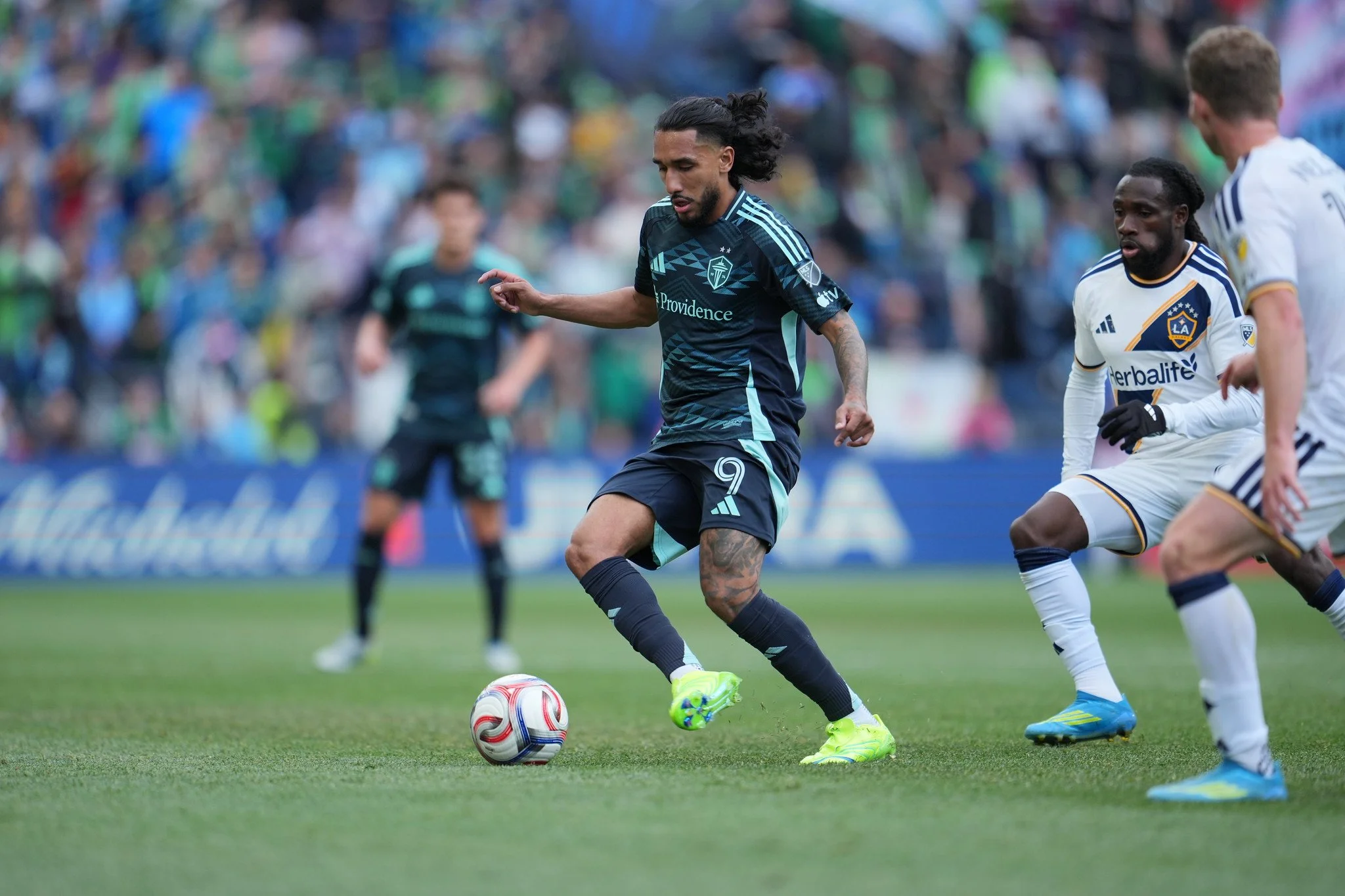 Sounders’ Home Unbeaten Streak Ends at 22, Pec Runs Riot for Galaxy