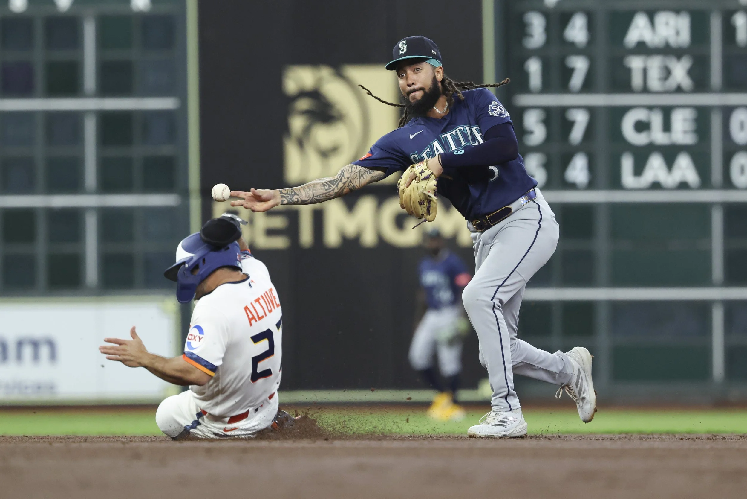 Hot Corner J.P? Crawford Aims to Prolong Mariners’ Career With Position Change