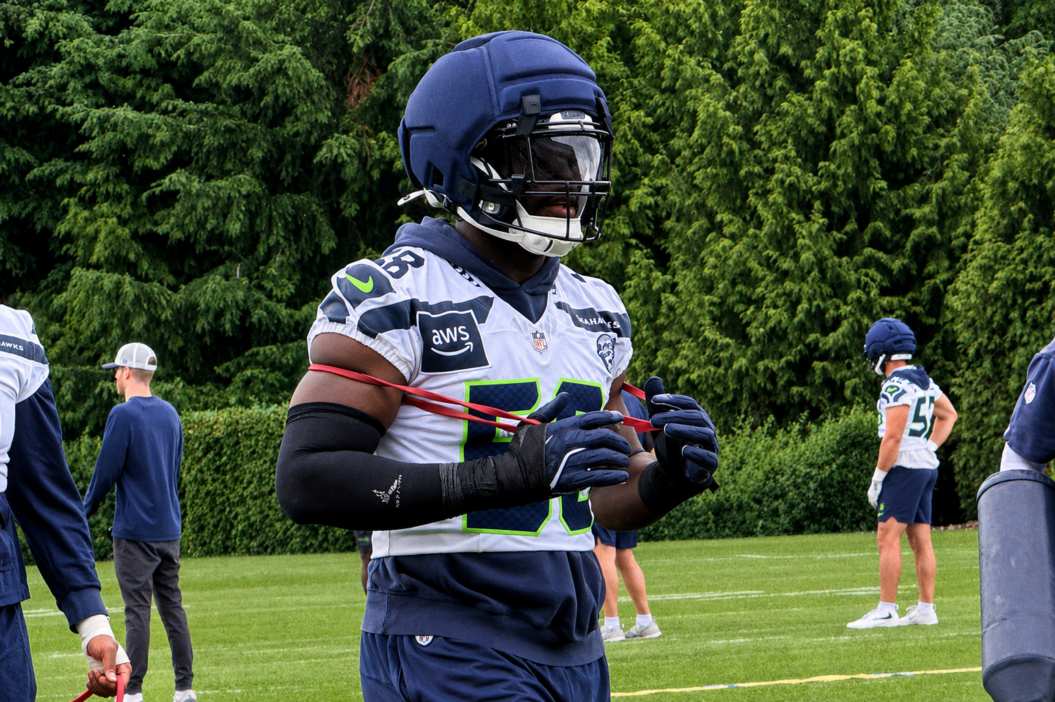 Culture Fuels Derick Hall’s Desire to Re-Up With Seahawks, Stay With ‘Pristine Organization’