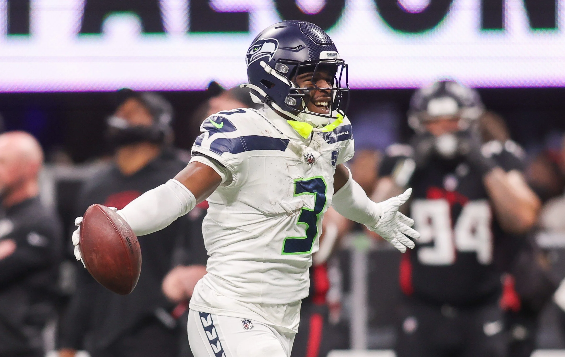 Film Breakdown: How Nick Emmanwori Allows Seahawks to Break the Rules