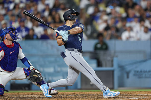 Five Mariners Homers Overcome Heavy-Hitting Dodgers in Chavez Ravine Thriller