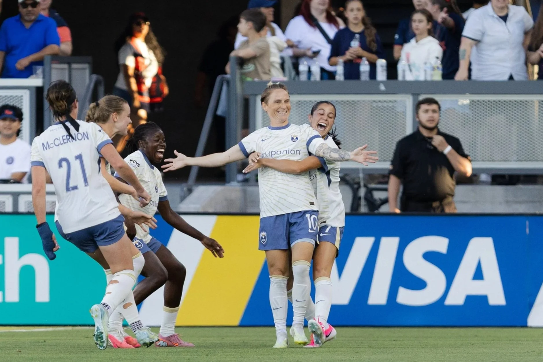 Jess Fishlock Saves Reign From Bay FC Comeback Bid
