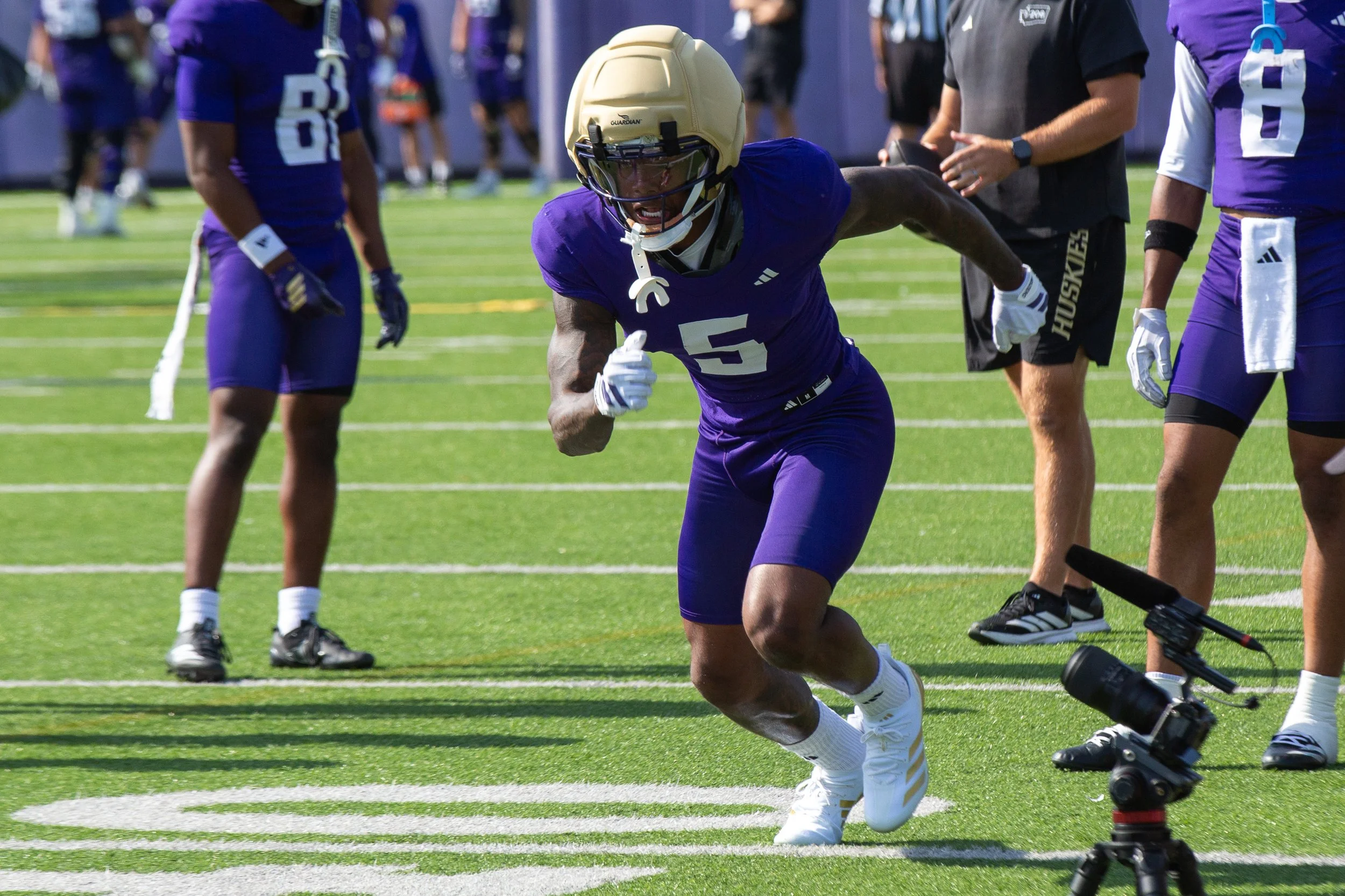Huskies Receiver Christian Moss’ Long Road Leads to Starting Job at Washington