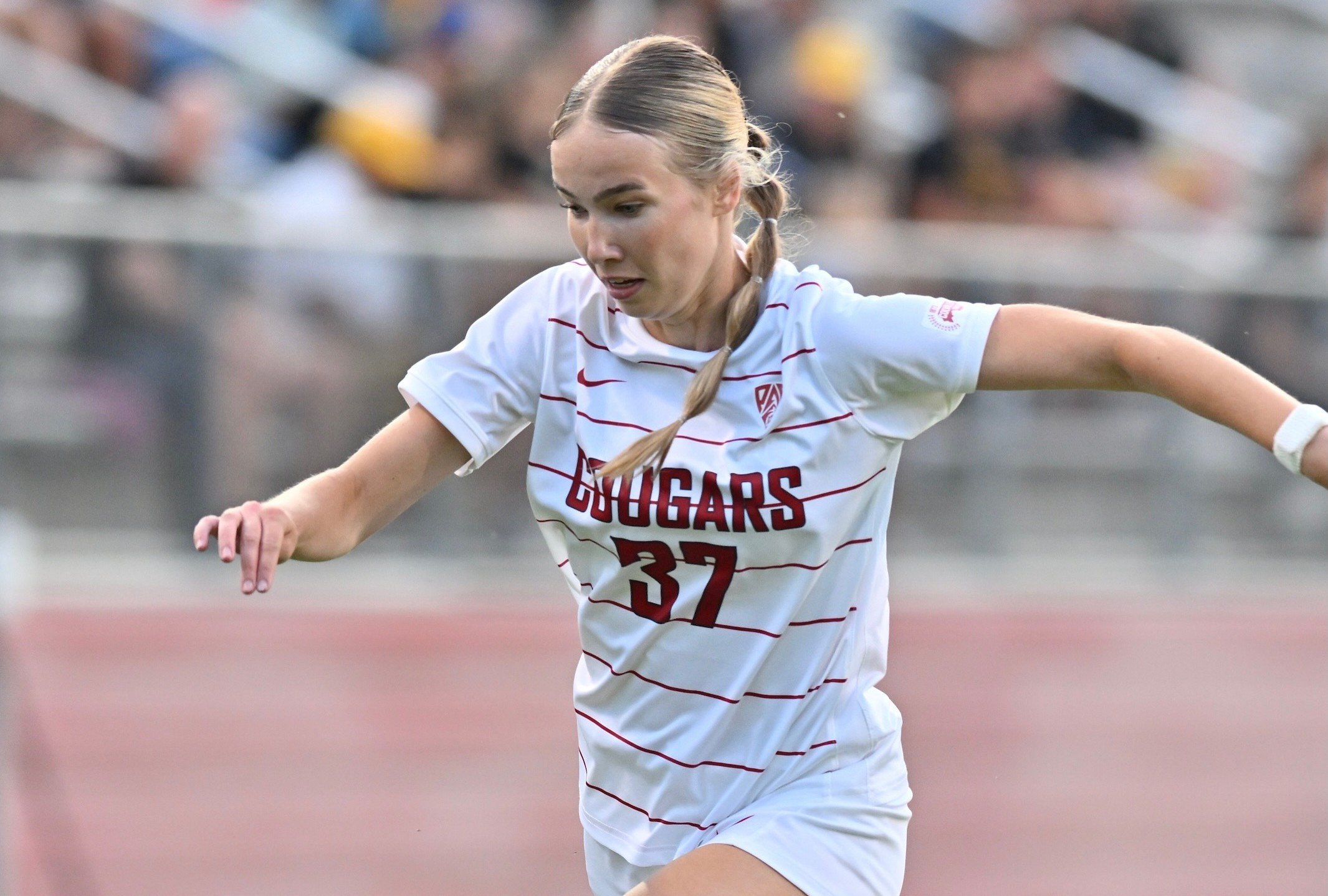 Cougars Women's Soccer Pulls Away in Closing Minutes, Steals 2-0 Win vs. UC Irvine