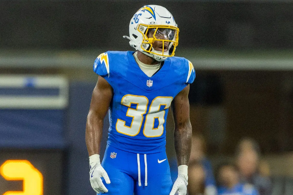 ‘Surprised’ Avery Smith Excited to Join Seahawks, Carve Out Role With Defending Champs