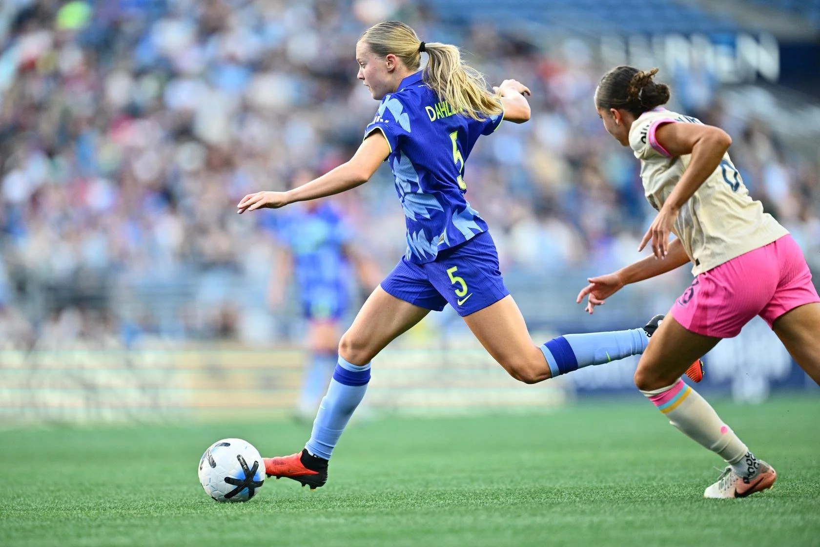Reign Overcome Slow Second Half to Beat Short-Handed Wave
