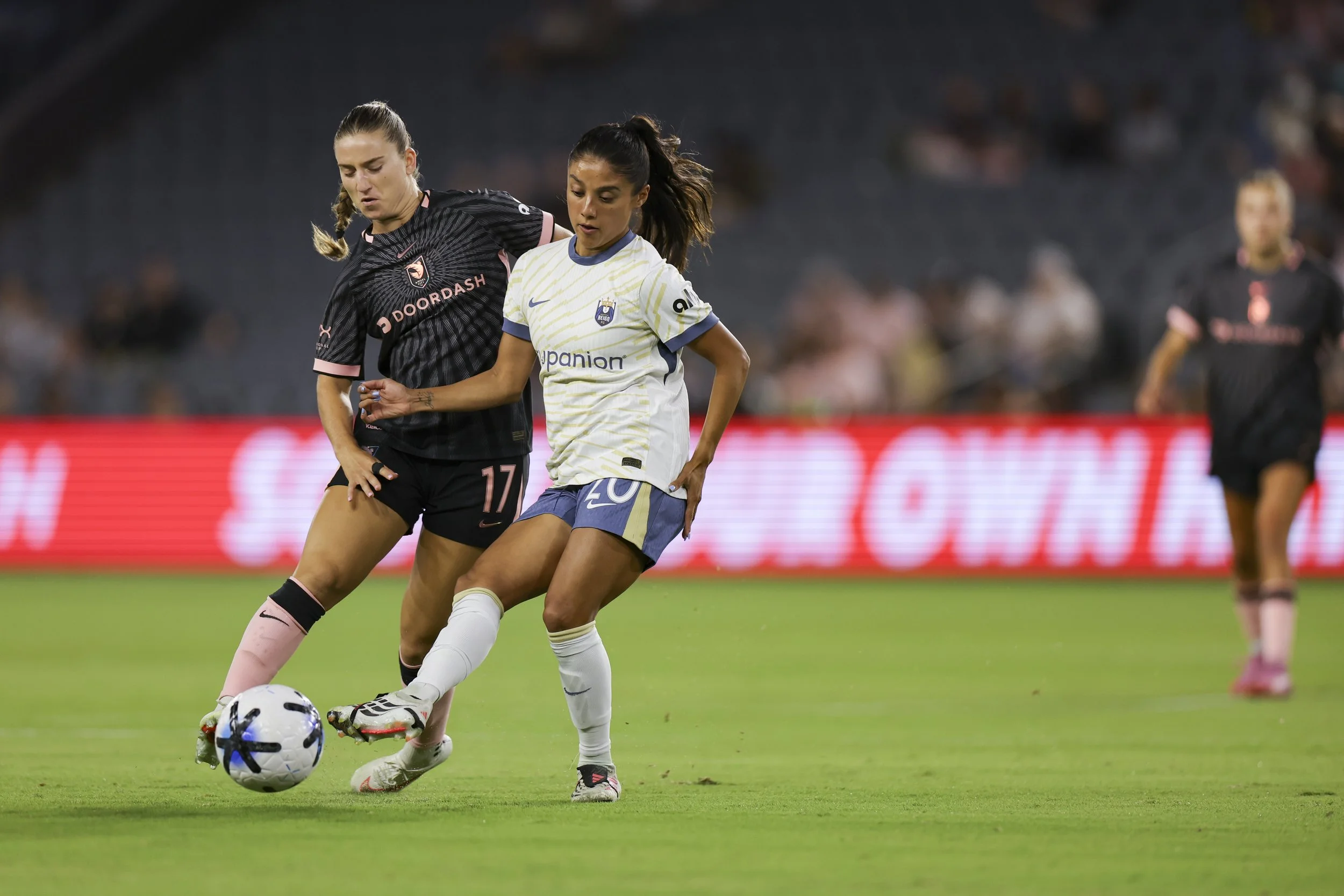 Seattle Soccer Update: Reign Fall to Angel City, Sounders Lose Rothrock to Hamstring Injury