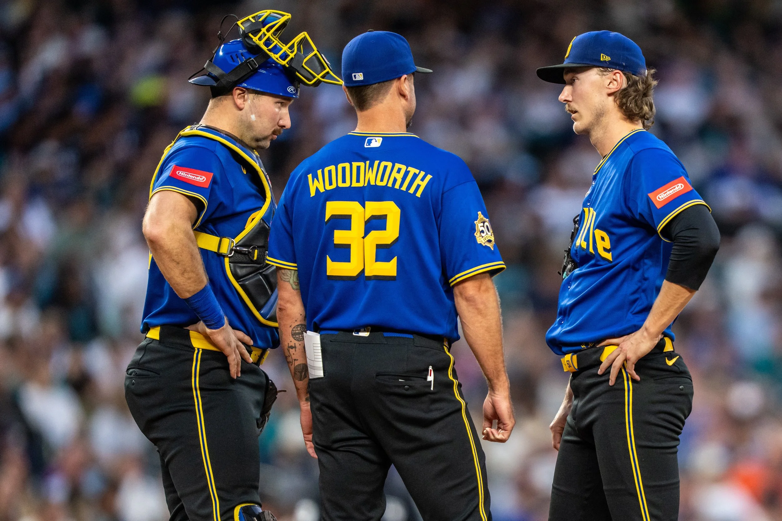 Bats Take Nine-Inning Nap as Giants Pummel Mariners 7-0