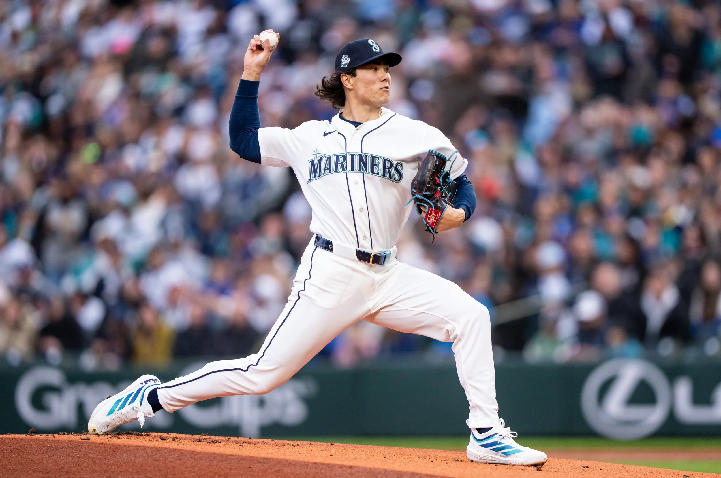 Woo Strong Early, Mariners Falter Late in Extra-Innings Heartbreaker to Guardians