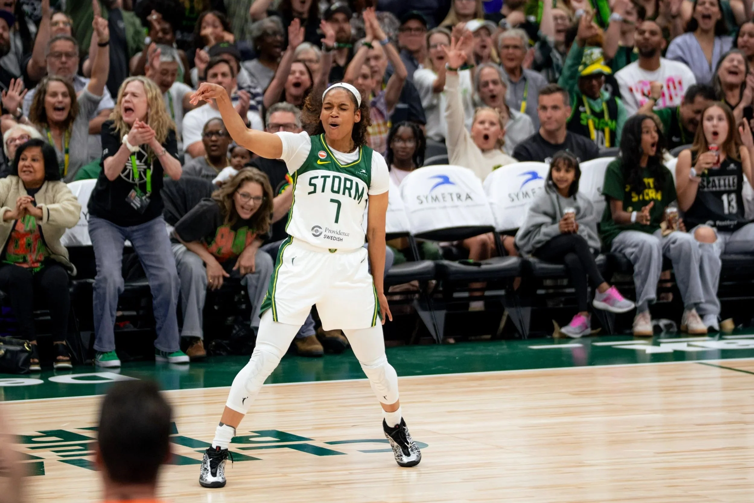 Instant Takeaways: Cooke, Johnson Fuel Storm to Decisive Win Over Sun