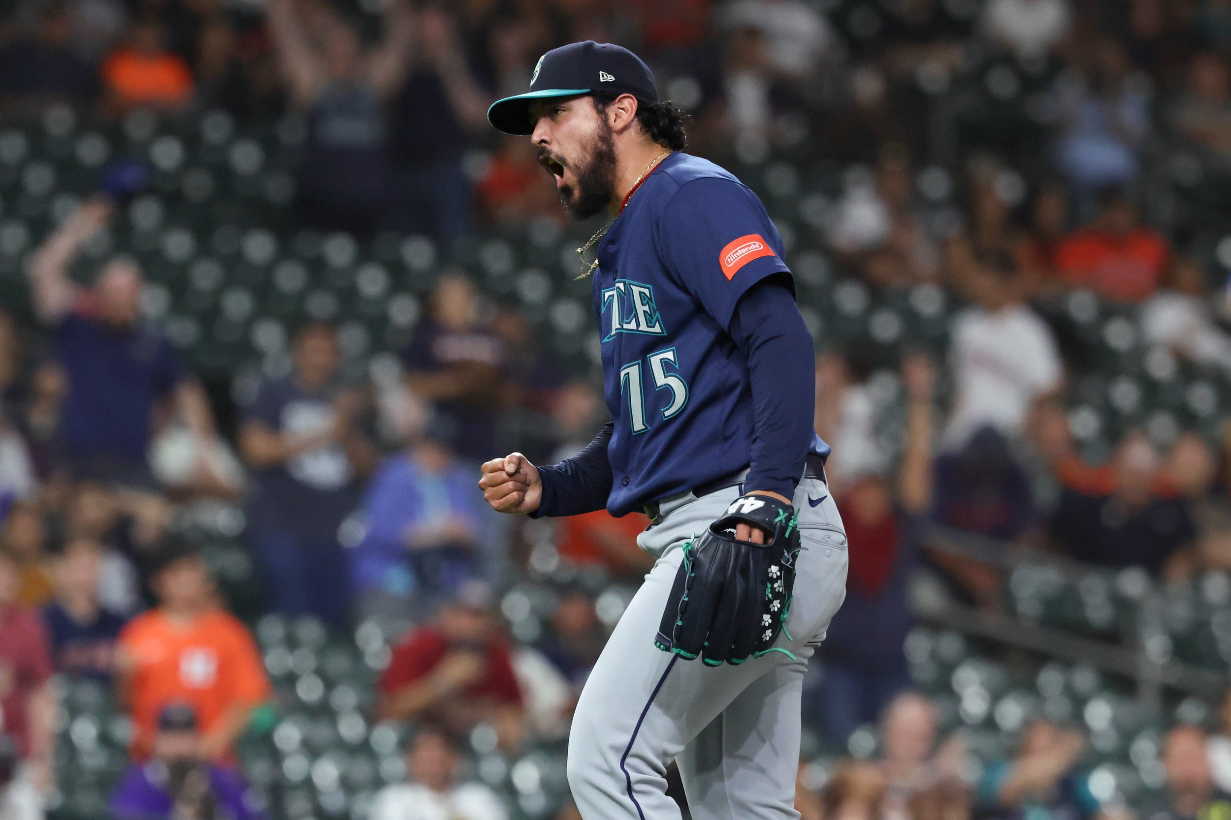 Bullpen Locks Down Four Frames, Mariners Eke Out 3-1 Win in Houston