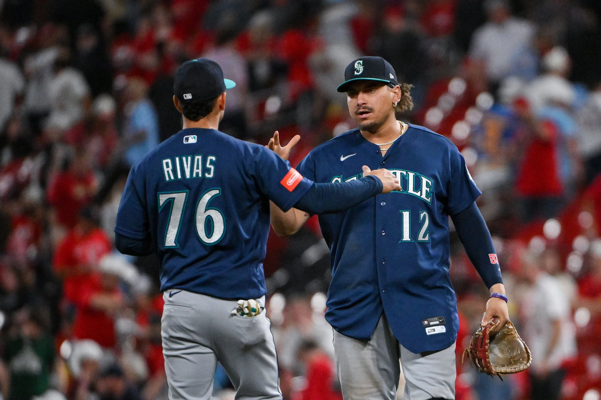 M’s Beat Cards 11-9 in Bizarre Back-and-Forth Battle Despite Woo Blowup