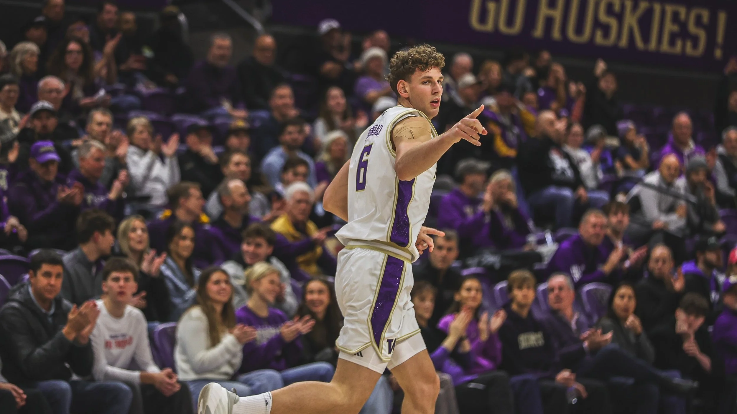 Washington Basketball Bounces Back With Dominant Win Over San Diego