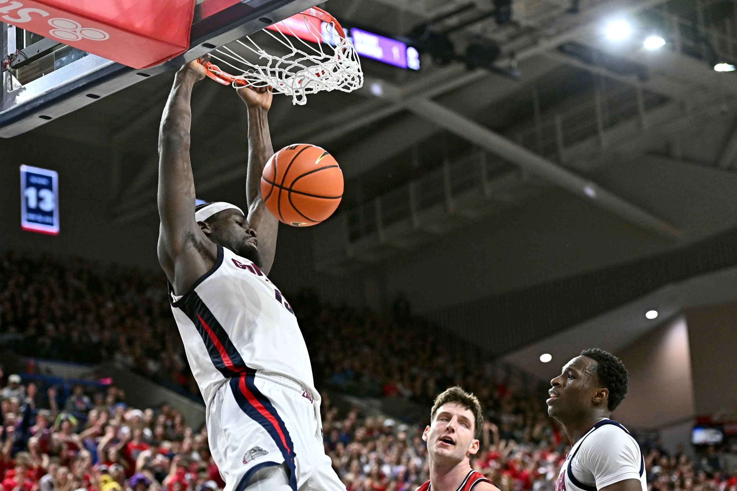 Graham Ike Returns With 30 Points, Gonzaga Beats Saint Mary's at Home For First Time Since 2023