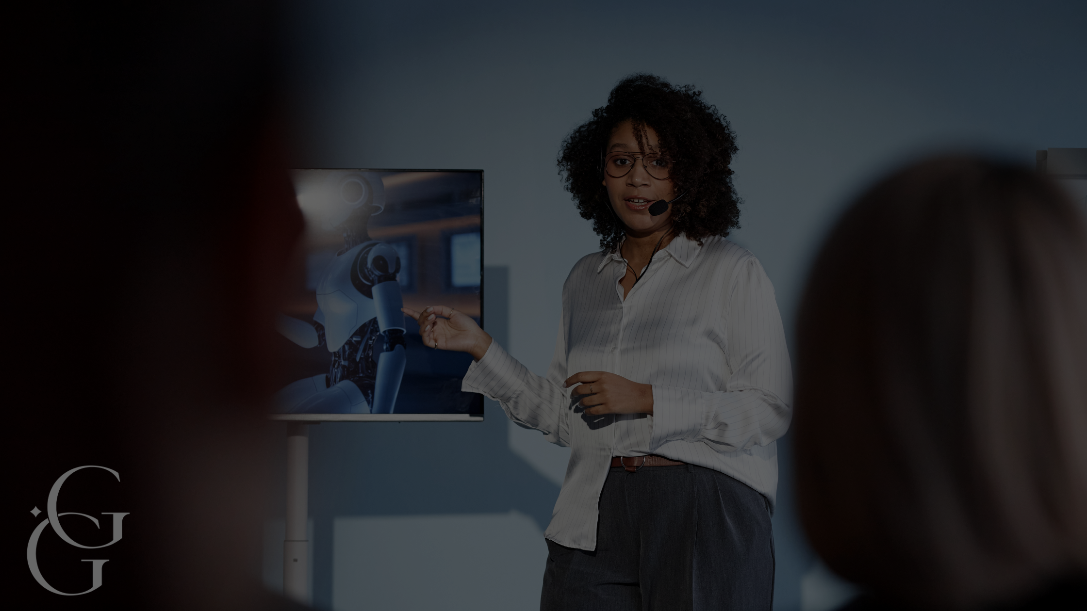 Woman presenting a presentation