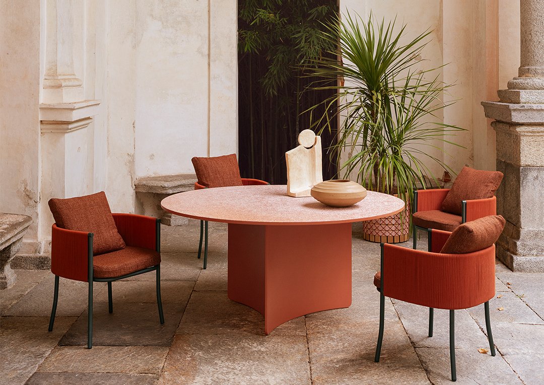 RODA ASPIC - Luxury outdoor tables available at Salone Las Vegas