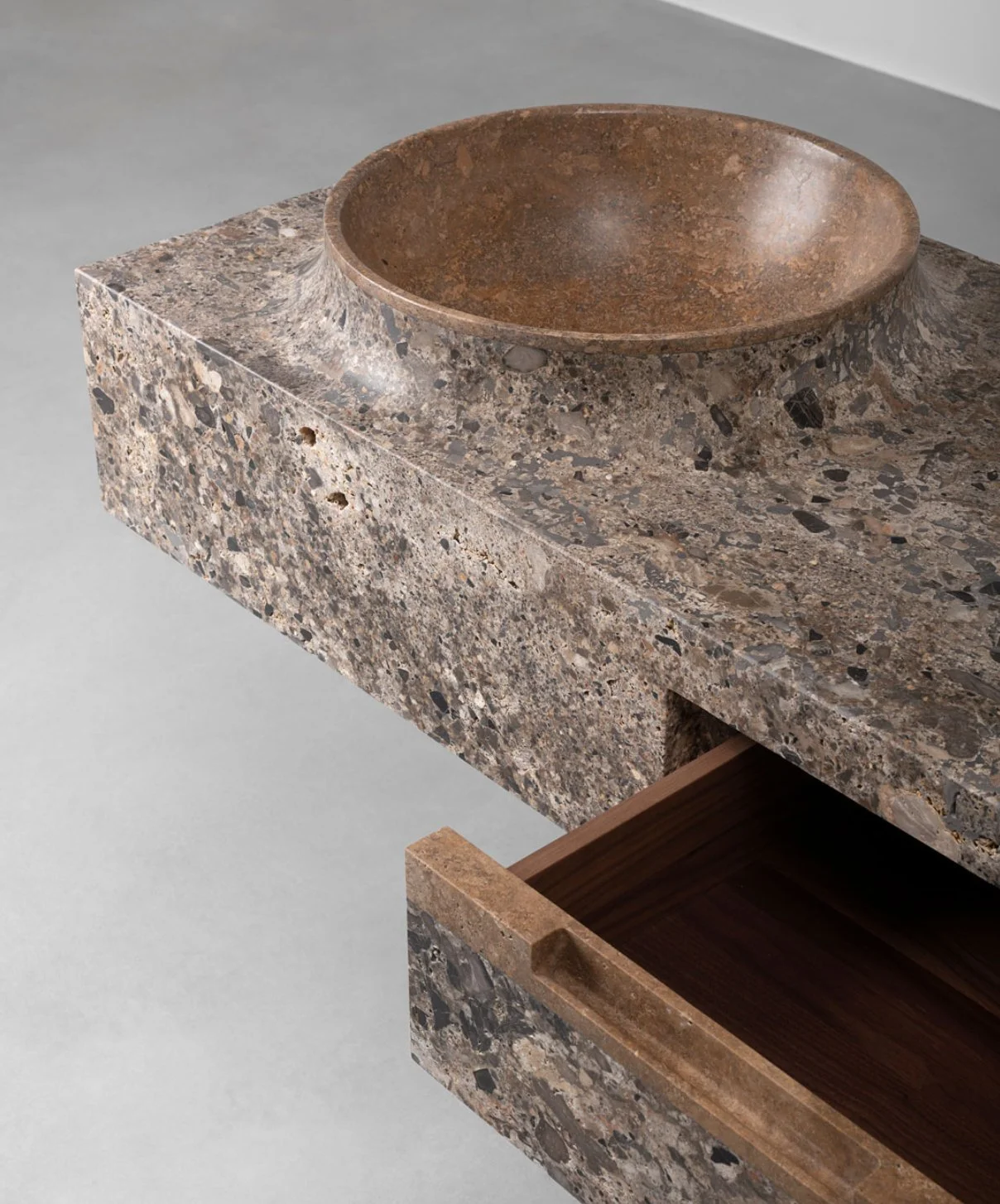 Vaselli The Lava bathroom collection available at Salone Las Vegas
