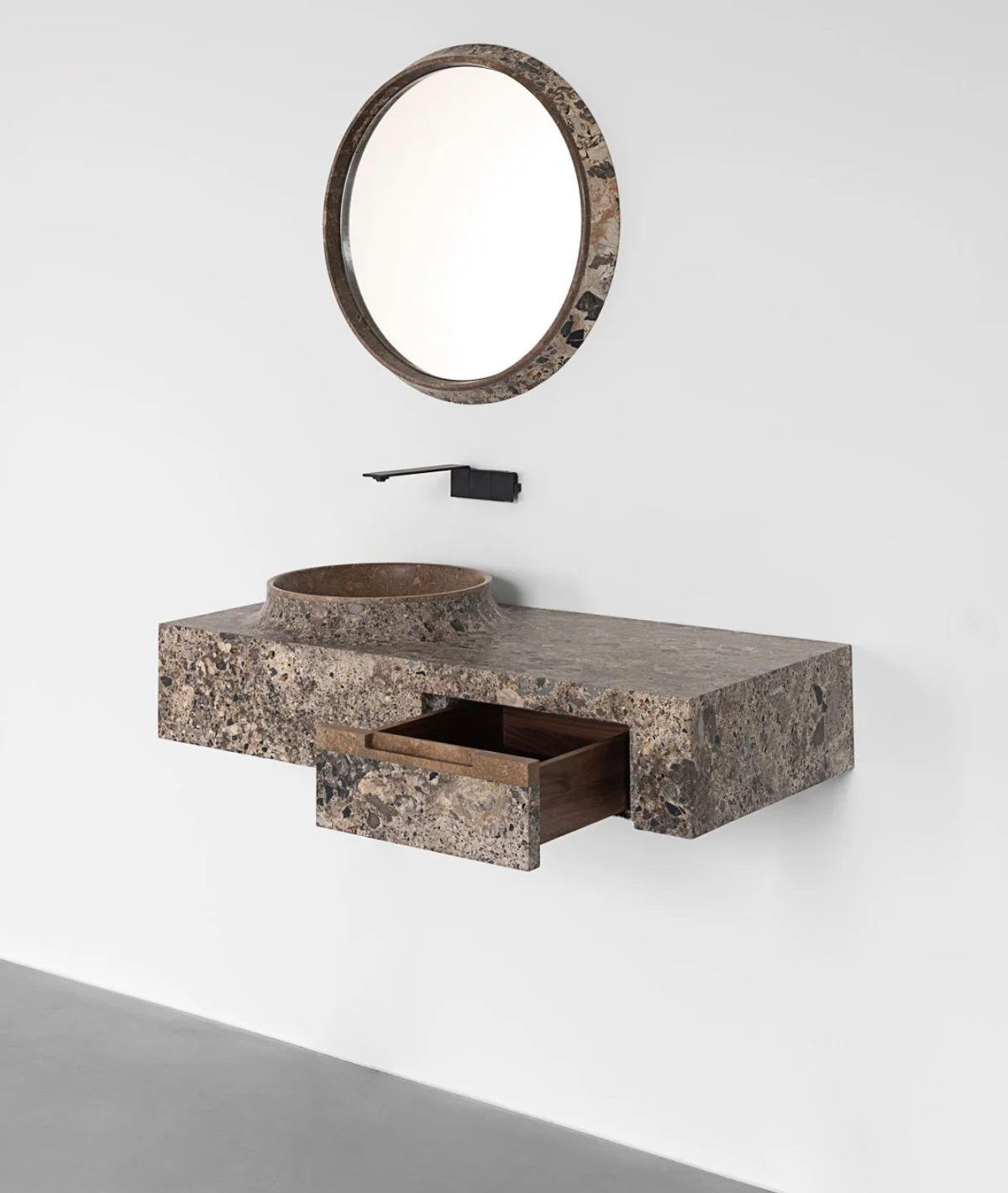 Vaselli The Lava bathroom collection available at Salone Las Vegas