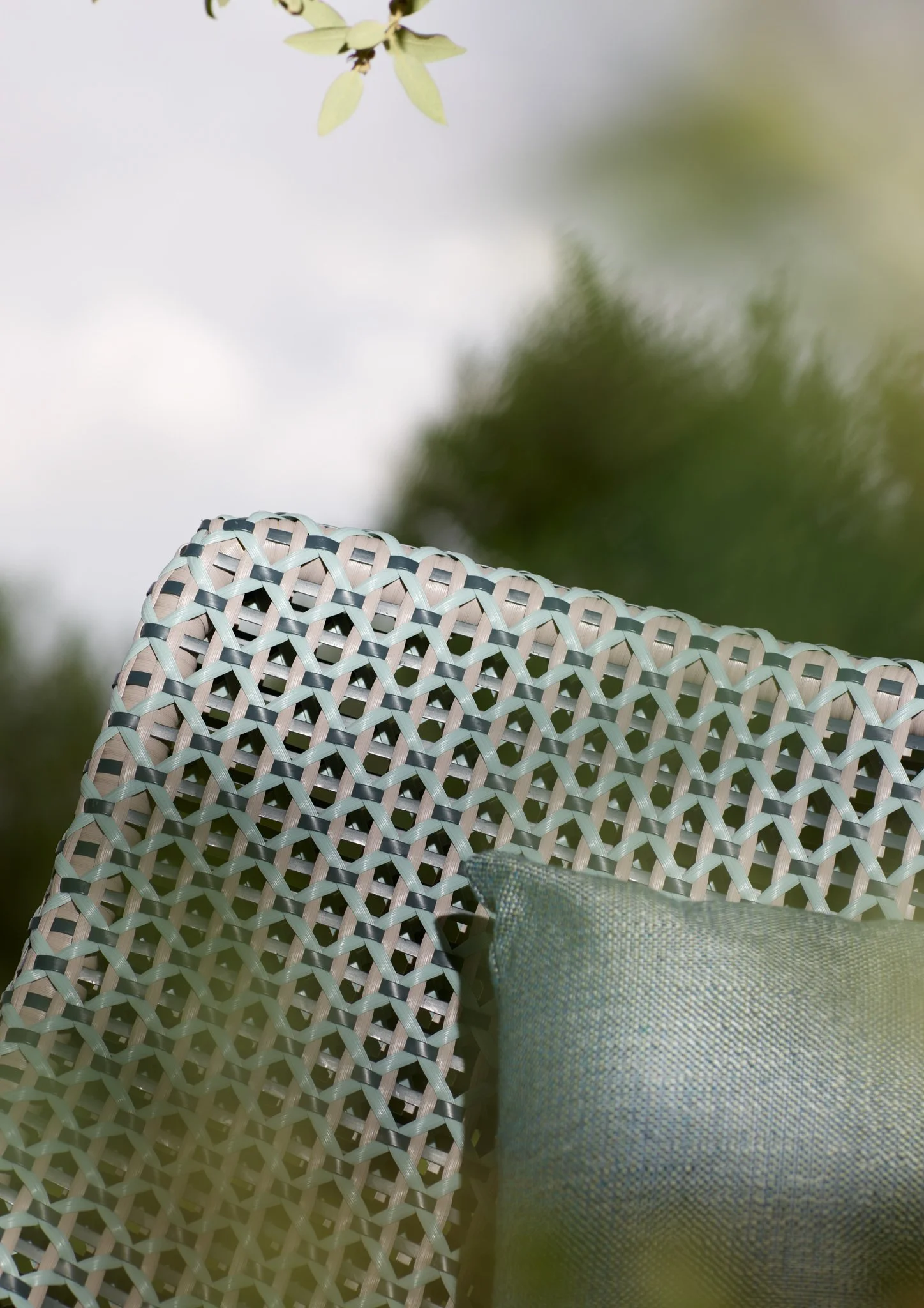 DEDON - Luxury modern outdoor furniture at Salone Las Vegas.