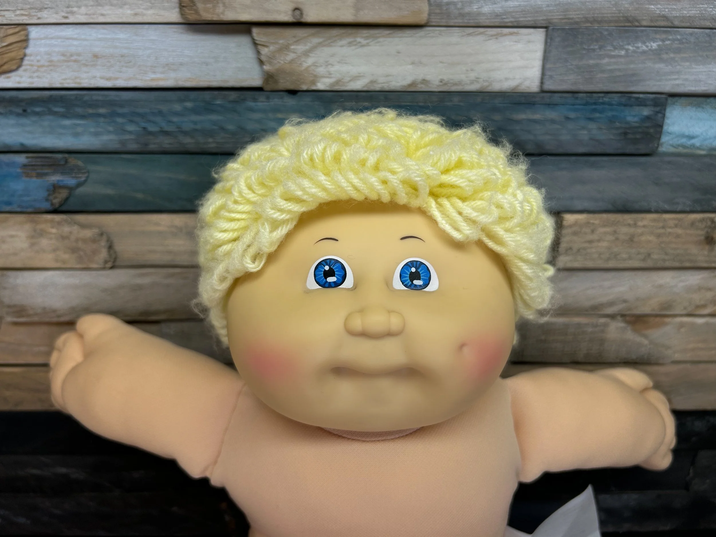 Lemon hair & blue eyes