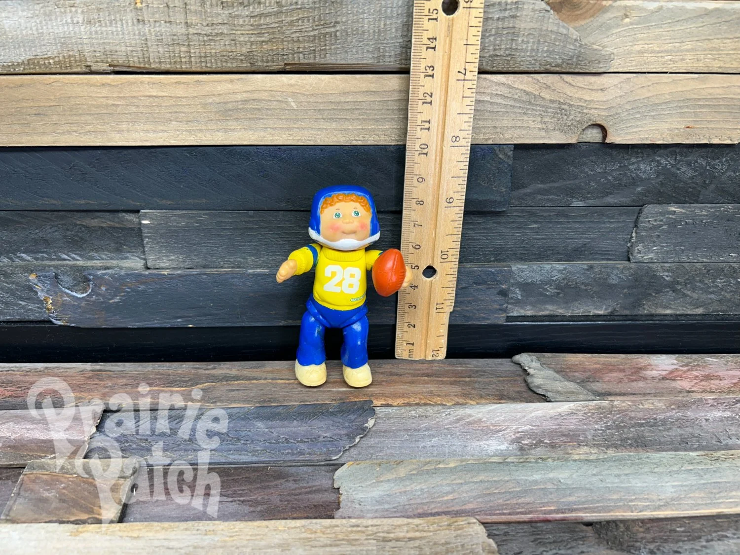 Figurine with helmet